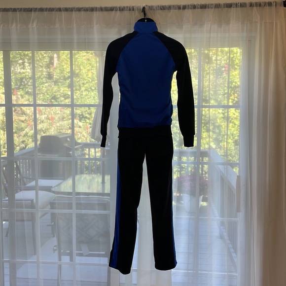 Track suit - Picture 4 of 11